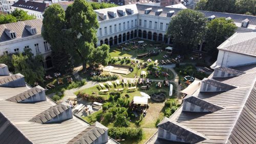 Neoclassical Venue With Lush Courtyard