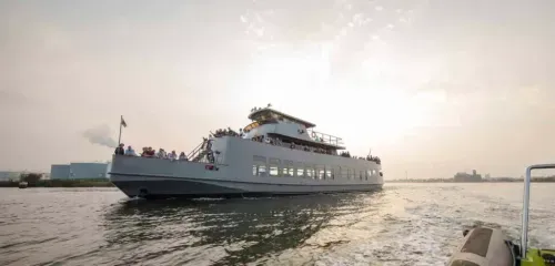 Luxurious Unique Floating Venue With Panoramic Views