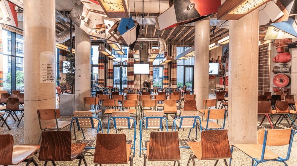 Captivating Lounge Venue With Stylish Design