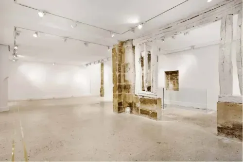 Stunning Loft With a Vaulted Cellar