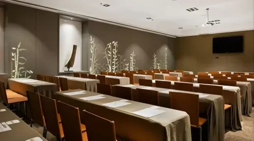 Modern Minimalist Meeting Room