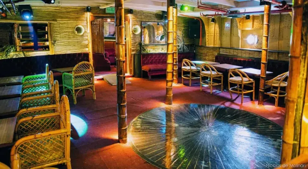 Retro Chic Barge