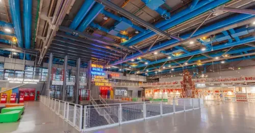 Industrial hall for large corporate events in central Paris