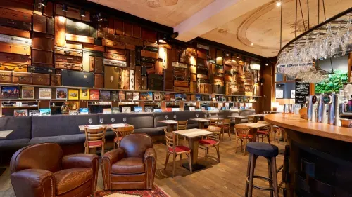 Enthralling Globe-Trotter Space