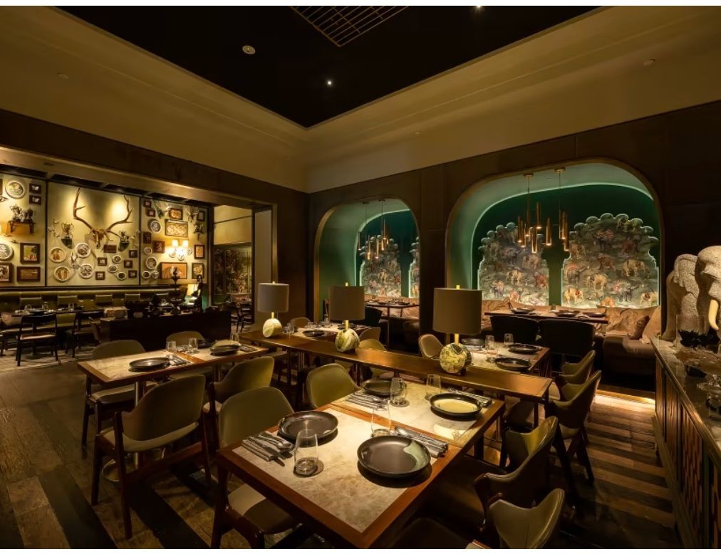 Opulent Elephant-Themed Room for Exquisite Dinners