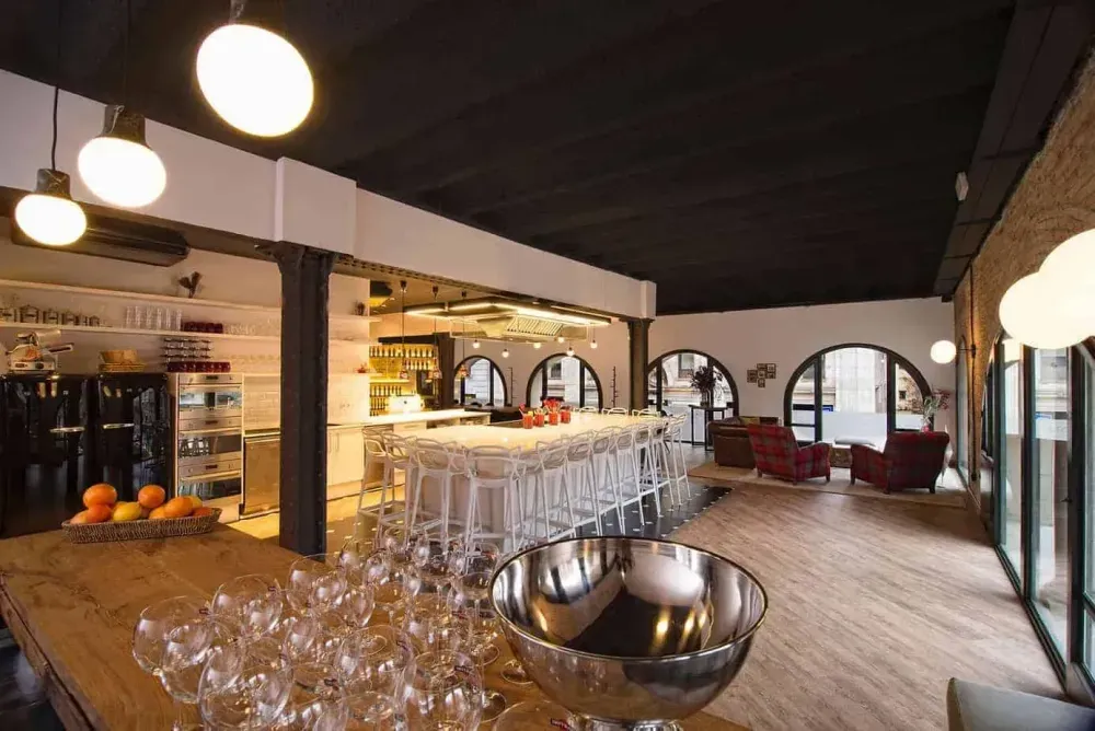 Elegant Industrial Loft for Unique Team-Building