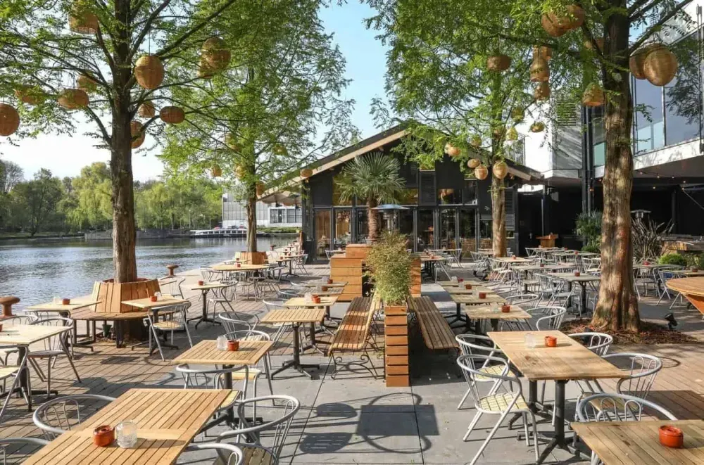 Multi-functional venue with a view over the Amsterdam canals