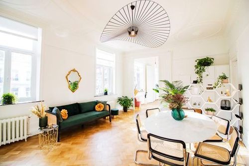 Chic & Homey Venue With a Creative Edge