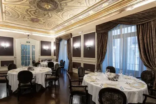 Lavish 18th-Century Hall for Elite Corporate Functions and Receptions