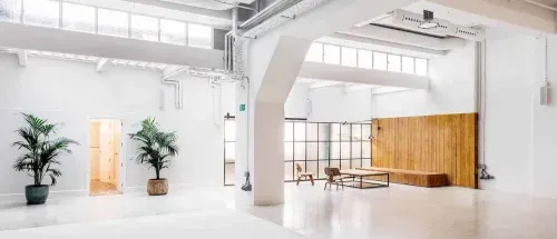 Sun-Soaked Minimalist Studio With Cyclorama Wall for Innovative Shoots