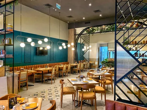 Design-Led Contemporary Restaurant With Bar for Stylish Gatherings